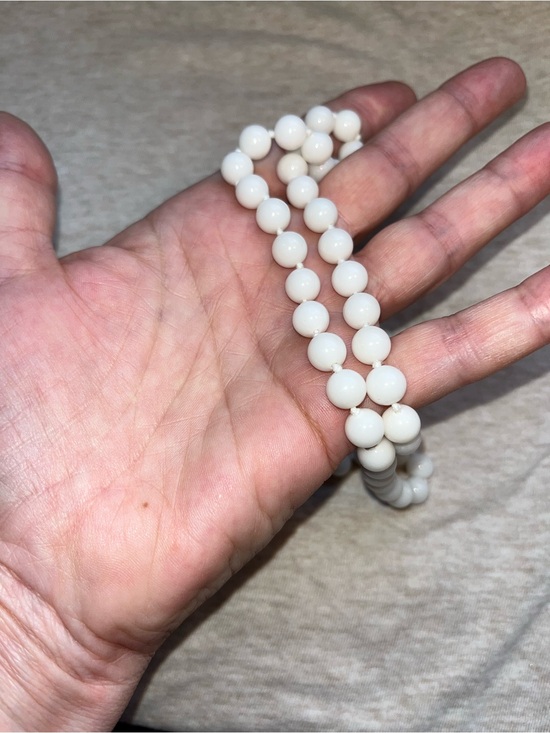 Jewelry - Classic White Agate Bead Necklace